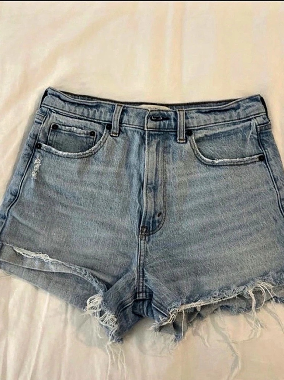 Abercrombie & Fitch Mom Short High Rise High Rise Denim Shorts Waist 27 Size 4
